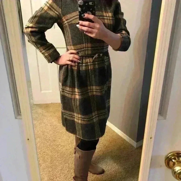 Dresses & Skirts - Vintage gorgeous plaid wool dress